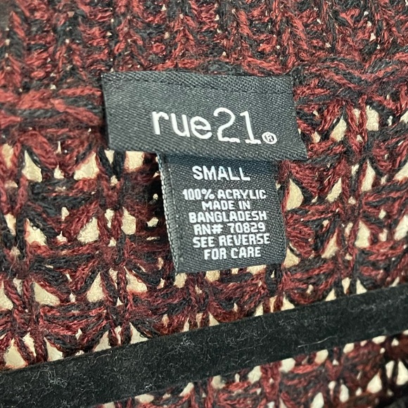 Rue21 Grunge Textured Sweater Size S - Picture 2 of 5